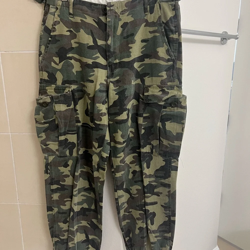 Fashion Nova Camouflage Cargo Pants - Picture 2 of 3